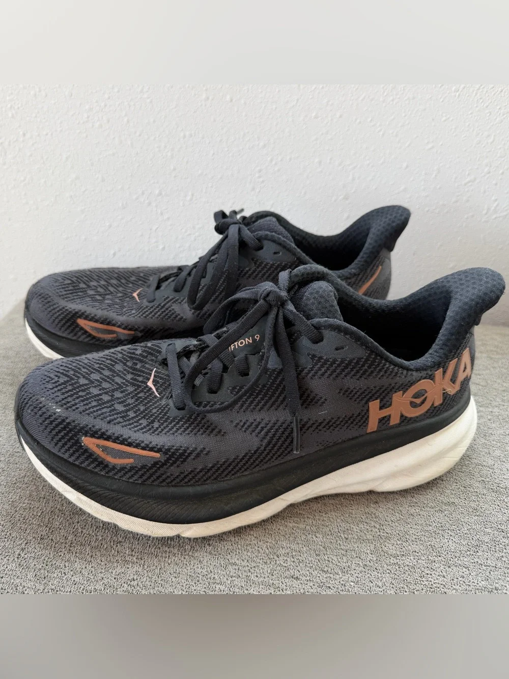 Hoka Clifton 9 Womens Running Shoes Size 8 Black Rose Gold